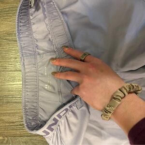 Under Armour jogger shorts / lilac purple